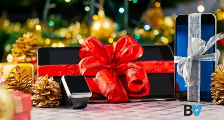 Top 10 Best Christmas Gifts To Lighten-Up Your Loved One's Holidays